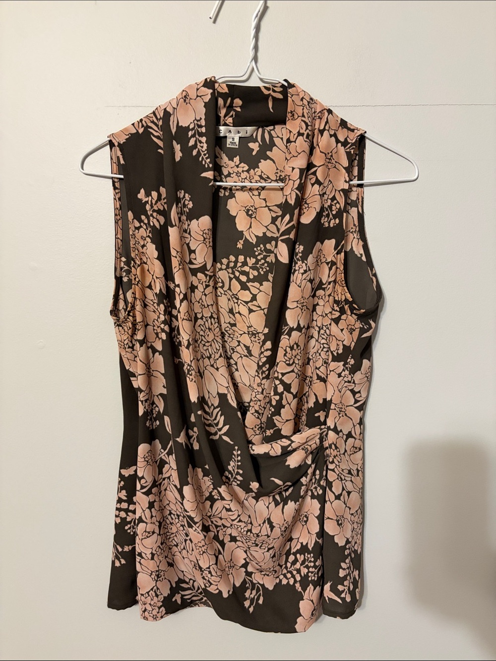 CAbi Sleeveless Floral Draped blouse in Blush and charcoal grey/black. Small.